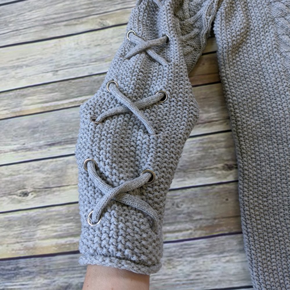 John & Jenn Gray Chunky Knit Crew Sweater - Picture 7 of 10